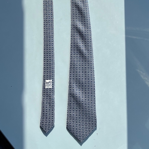 Hermes Silk Tie - Picture 1 of 3
